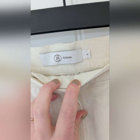 NWOT Cream Cargo Adjustible Wide Leg & Barrel Pants Small - Picture 9 of 15